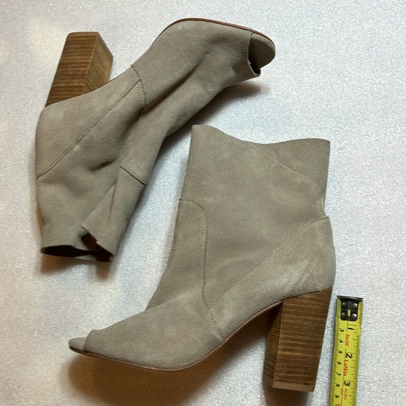 Chinese Laundry peep toe open toe suede booties. - Picture 3 of 6